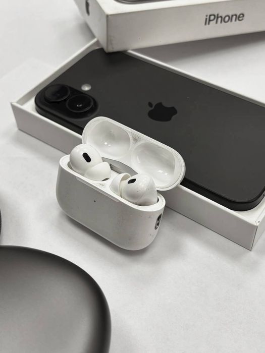 AirPods Pro 2.