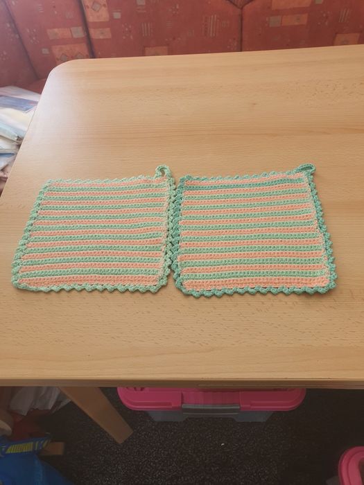 Napron de masa, mileuri din macrame, suport oale