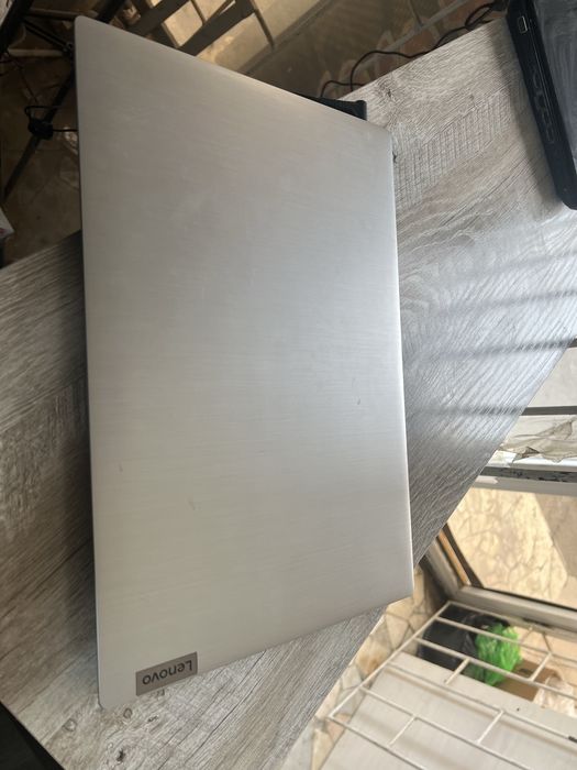 Noutbuk sotiladi lenovo