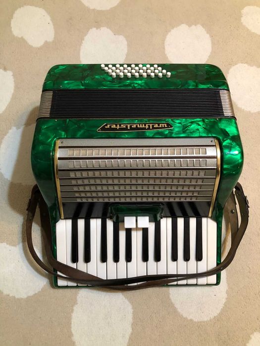 Acordeon Weltmeister 32 bași