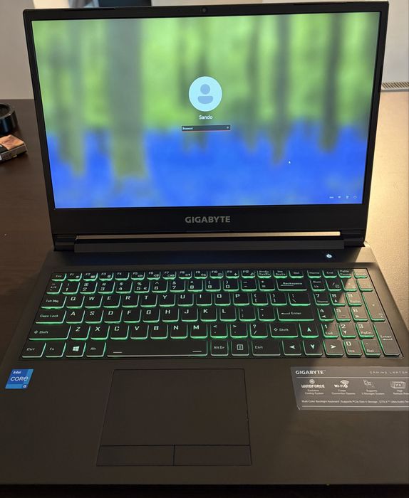 Геймърски лаптоп Gigabyte G5 MD