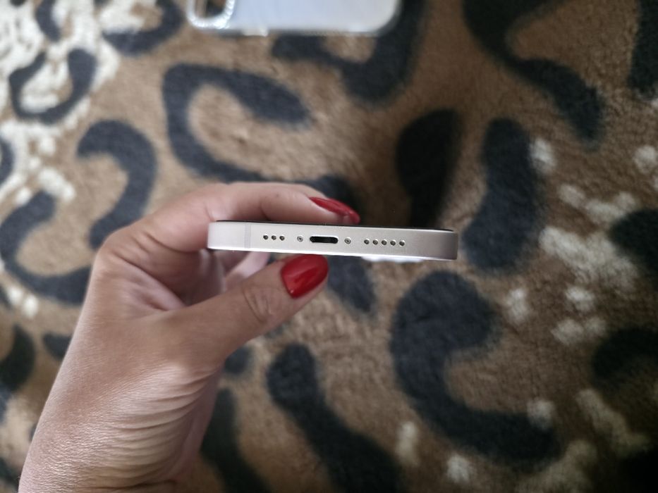Продам Iphone 13 128gb в розовом цвете