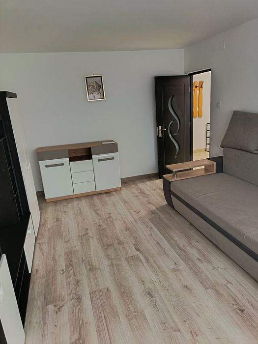 Închiriez apartament 2 camere