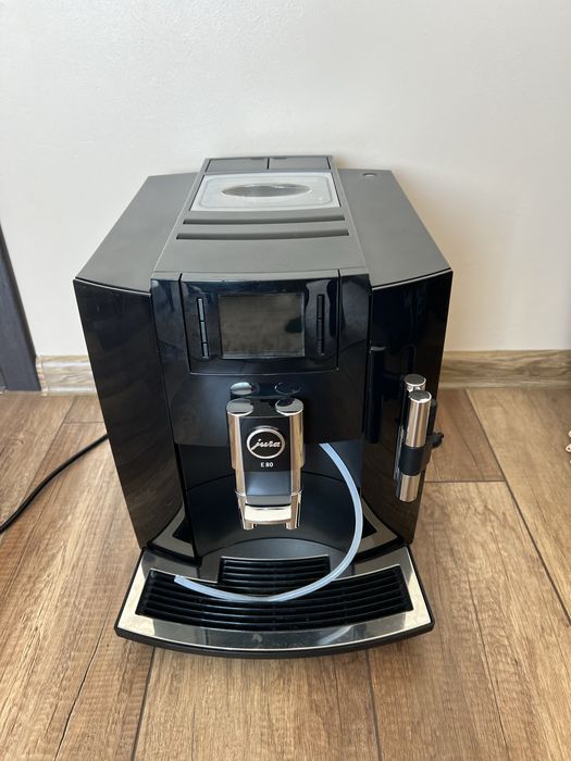 Jura e 80 кафемашина