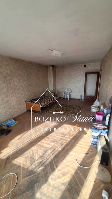 Продава се Тристаен апартамент в Долни чифлик - 72 кв.м за 646 €/кв.м - Снимка #2