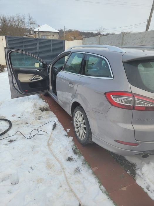 FORD Mondeo 2010 — imagine 2
