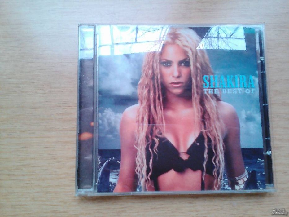 продавам компакт дискове всеки по 4 лв и аудиокасети всяка по 3 лв.