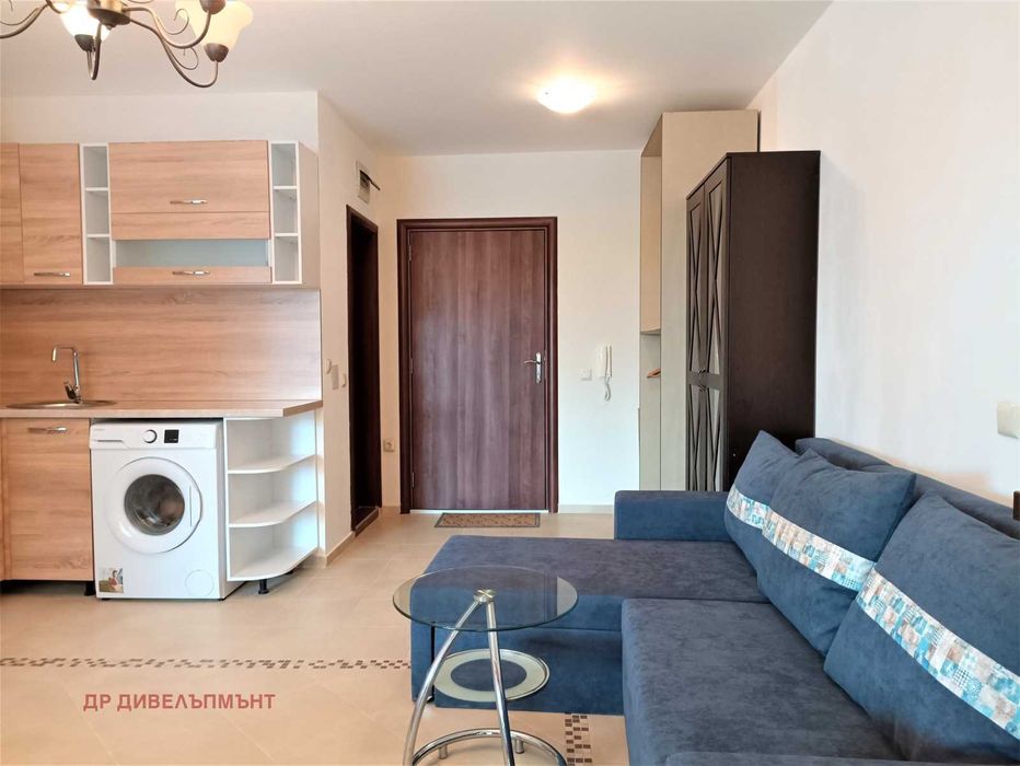 Студио с веранда на първа линия Шато дел Марина, А06