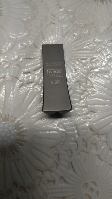 Stick original Tesla 128 GB