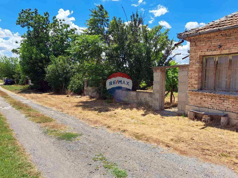 Продава се Къща в с. Зайчино ореше, Област Шумен - 270 кв.м за 148 €/кв.м - Снимка #1