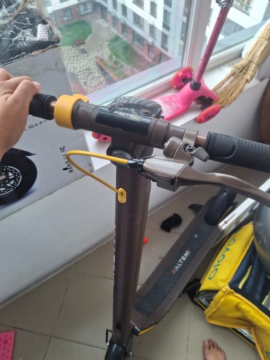 Продам электросамокат