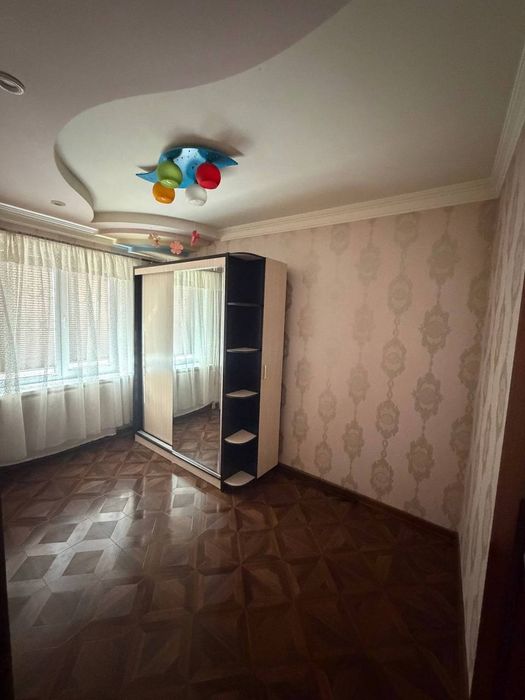 Продам трёх комнатная.  77 серия