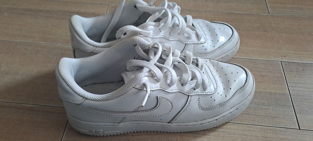 De vanzare adidasi Nike Air Max