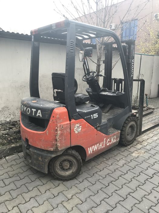 Вилочный погрузчик Toyota