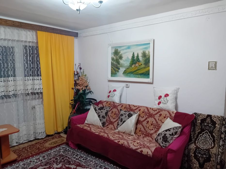 Închiriez apartament cu 2 camere,zona Primaverii