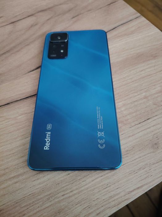 Продавам Redmi Note 11 Pro 5G