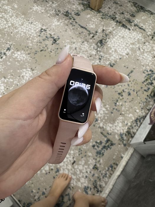 Продам часы Huawei