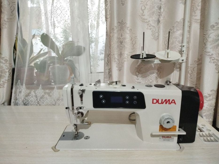 Швейная машинка почти новая