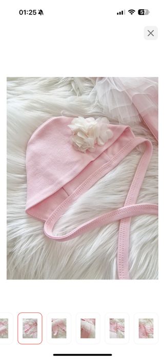 Новорожденным девочкам.