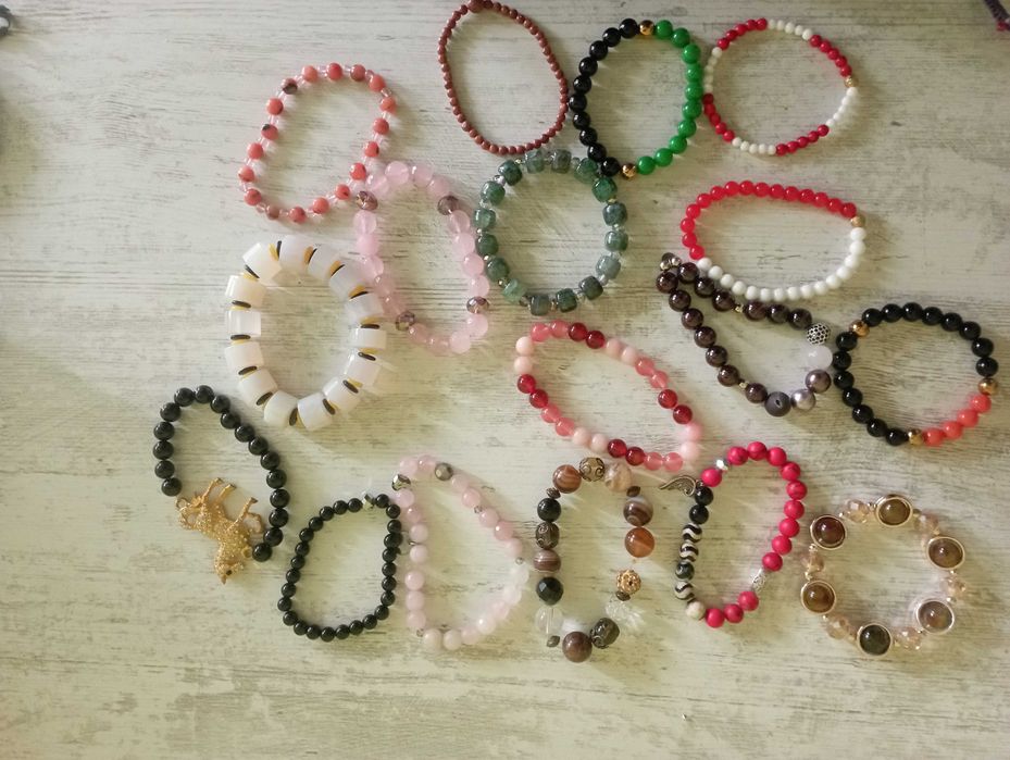 Стилни комплекти бижута