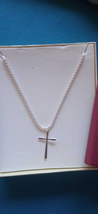 Нов, масивен и дълъг, сребърен ланец в кутия за подарък