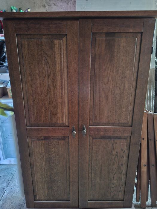 Единичен гардероб масив