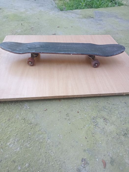 Продам скейт и мяч б/у