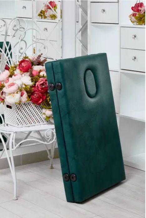 Массажная кушетка