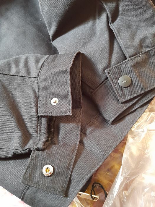 Мужская стильная куртка  из плотной джинсовой ткани