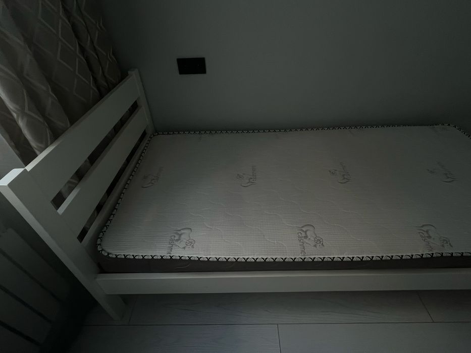 Кровать односпальную продам