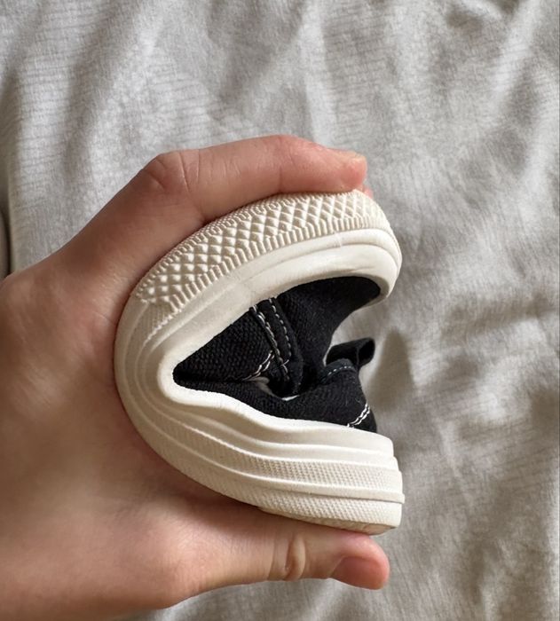 Боси обувки - черно-бели