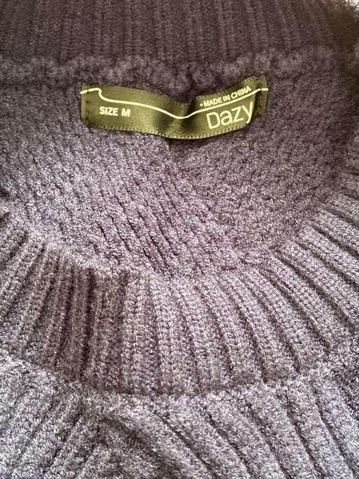 Плетен тъмносин пуловер