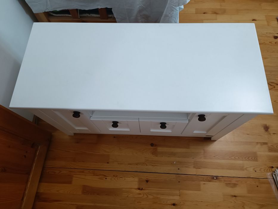 Поставка под ТВ. Тумба