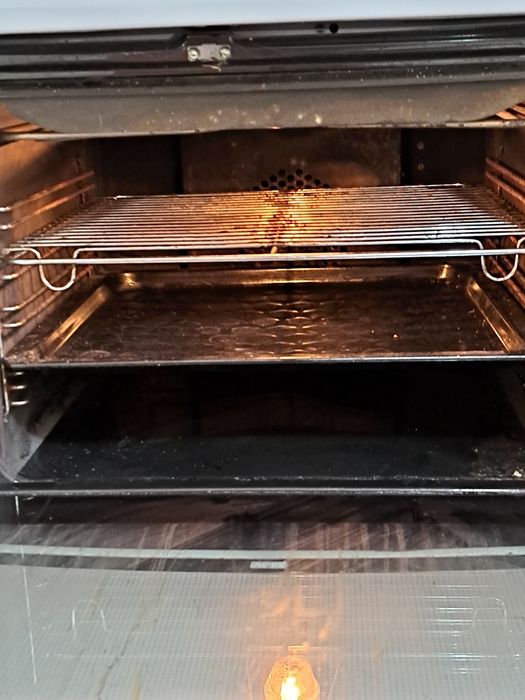 Продавам печка с керамичен плот