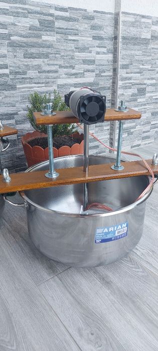 Amestecator automat cu oala de inox pentru gemuri, zacusca,ketchup.