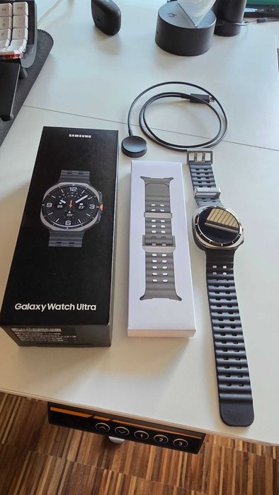 Samsung Galaxy Watch Ultra 2024 LTE Titanium Silver - Отлично състояние