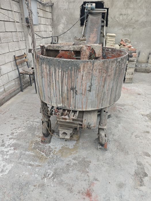 Срочно продам пресса, бетона мишалка, колунь, котел паровой, и многое!