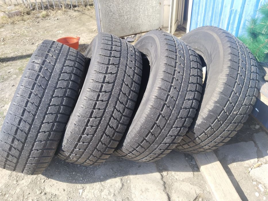 Шины всесезонные, комплект