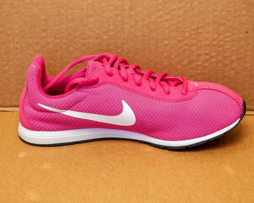 Маратонки Nike номер 38