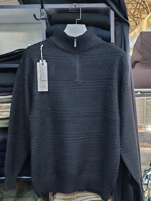 Кийим кечаклар сотилади