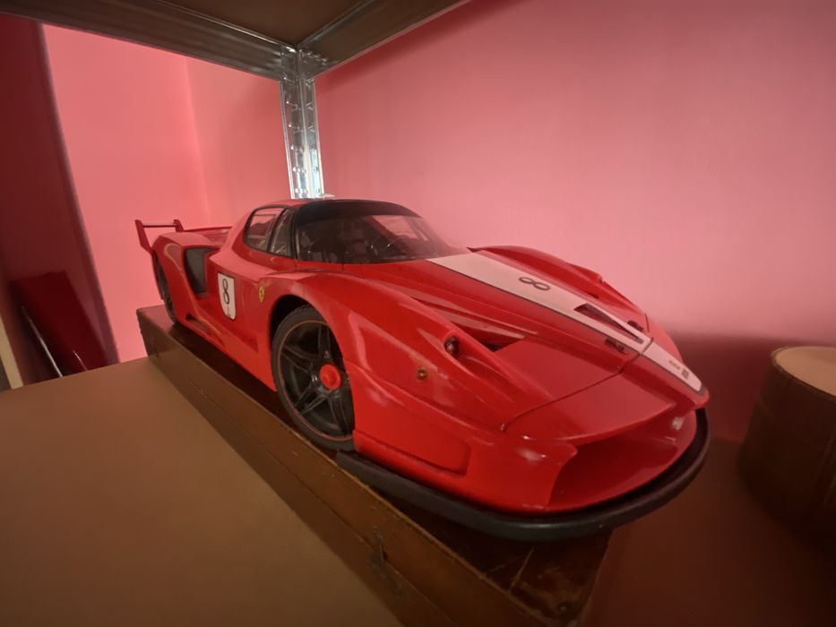 Количка Ferrari Fxx 1:10 няма драскотини и забележки