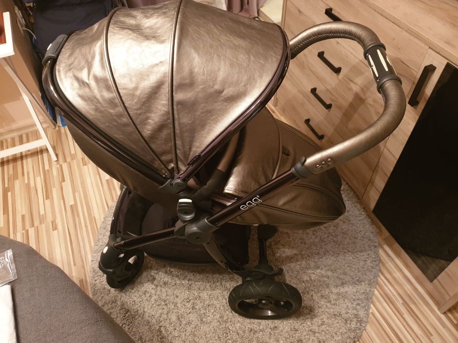Бебешка количка EGG