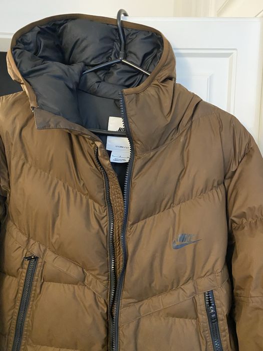 Дълго кафяво яке  Nike