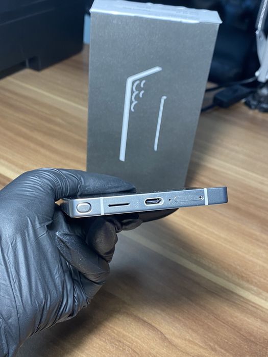 Samsung Galaxy s25 ultra • 256 GB • Titanium Gray