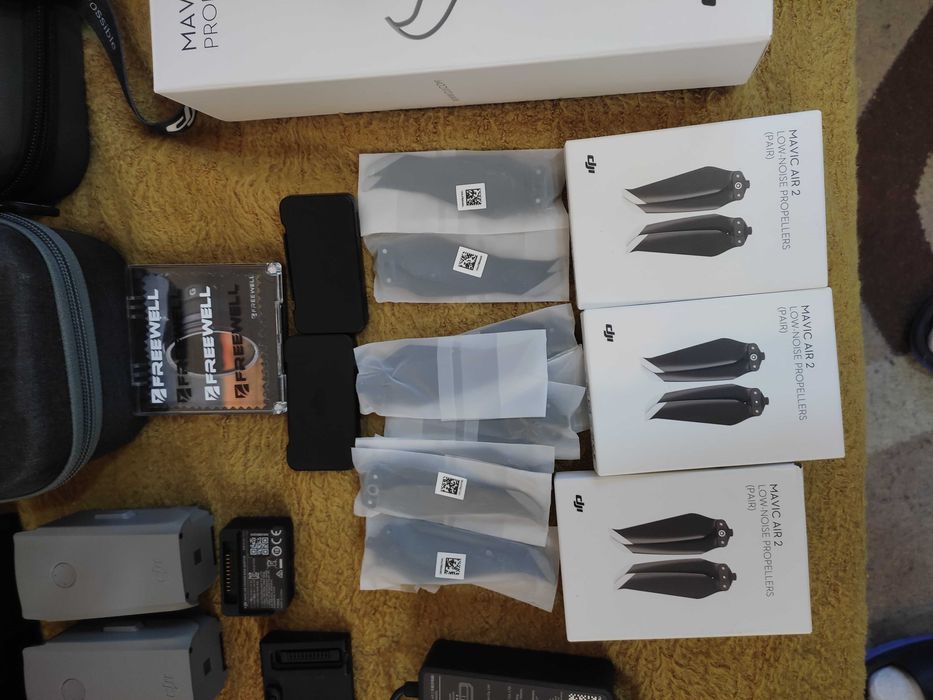 Дрон DJI AIR2 + екстри