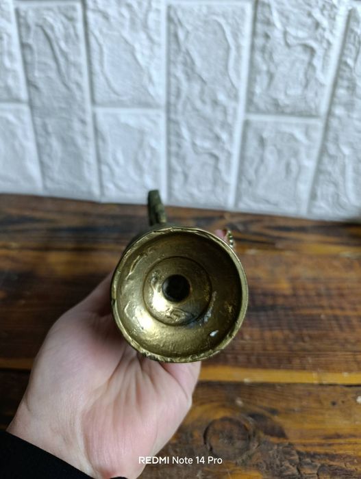 Стара плътна бронзова кана