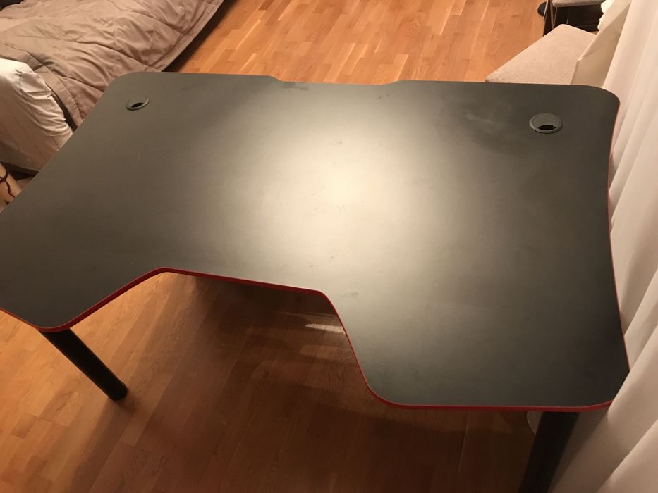 Продам игровой стол для компьютера
