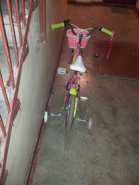 Bicicletă de fetițe