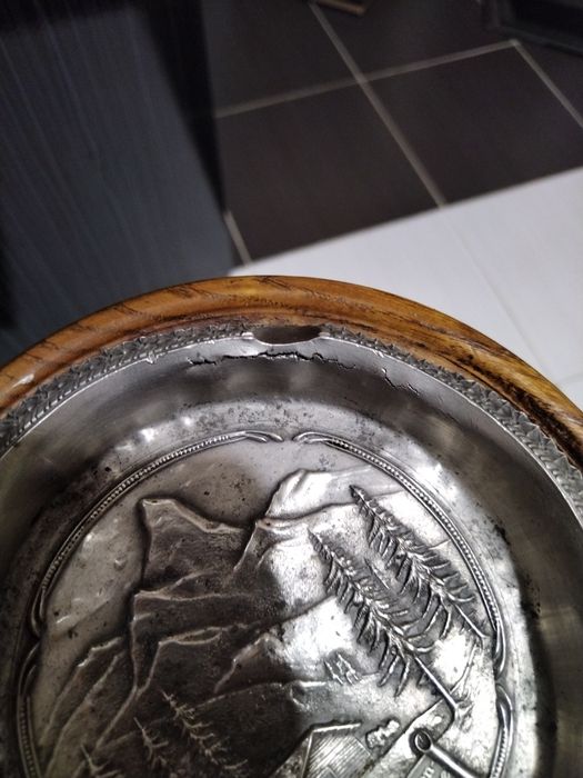 Дъбов пепелник колона