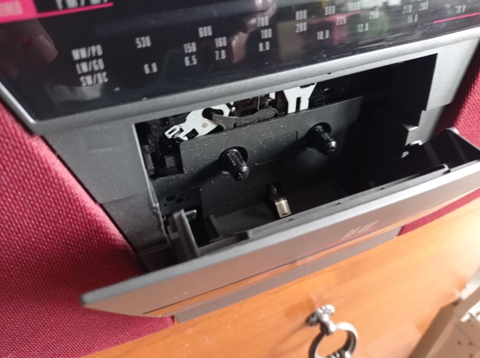 Радиокасетофон Grundig RR400 G.DD 56.